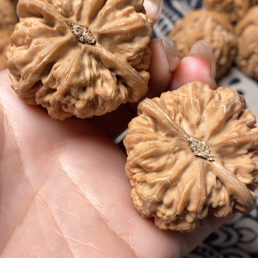 【闪购商品】文玩核桃吊坠M*粗筋。花