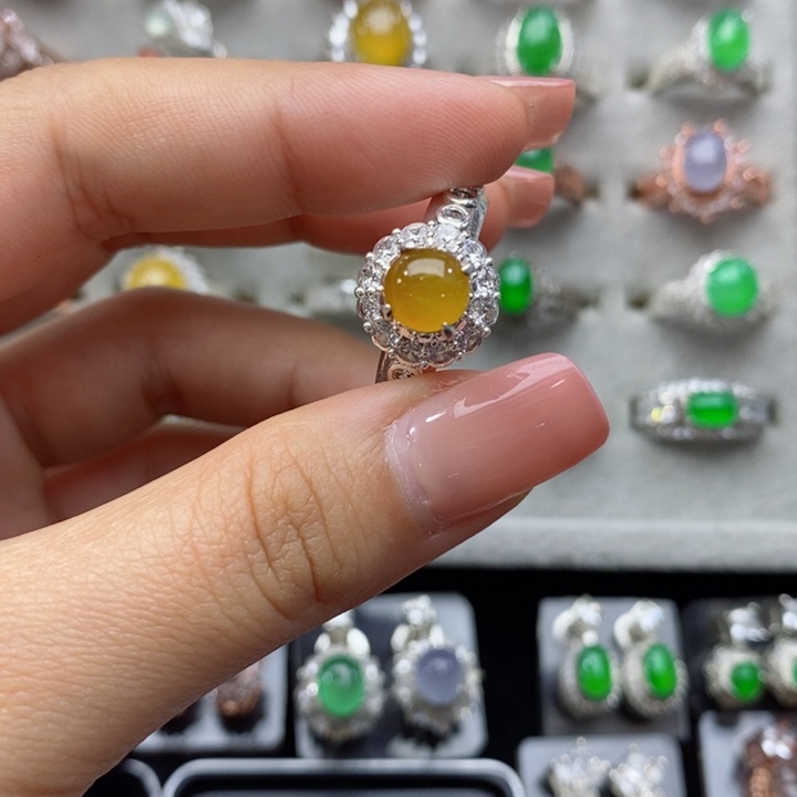 翡翠戒指未镶嵌蛋面