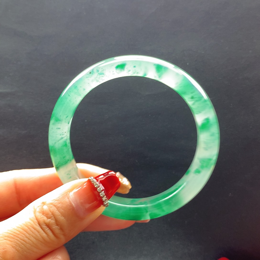 【闪购商品】石英质玉手镯未镶嵌