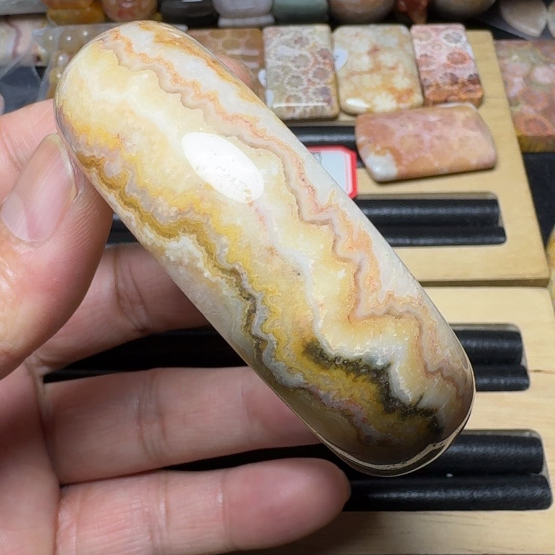 石英质玉纯天然色有机玉石未镶嵌61圈口