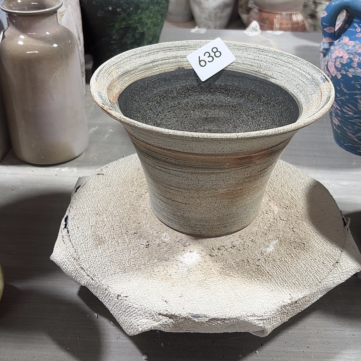 陶摆件高12.5 外口19.5，有孔，638