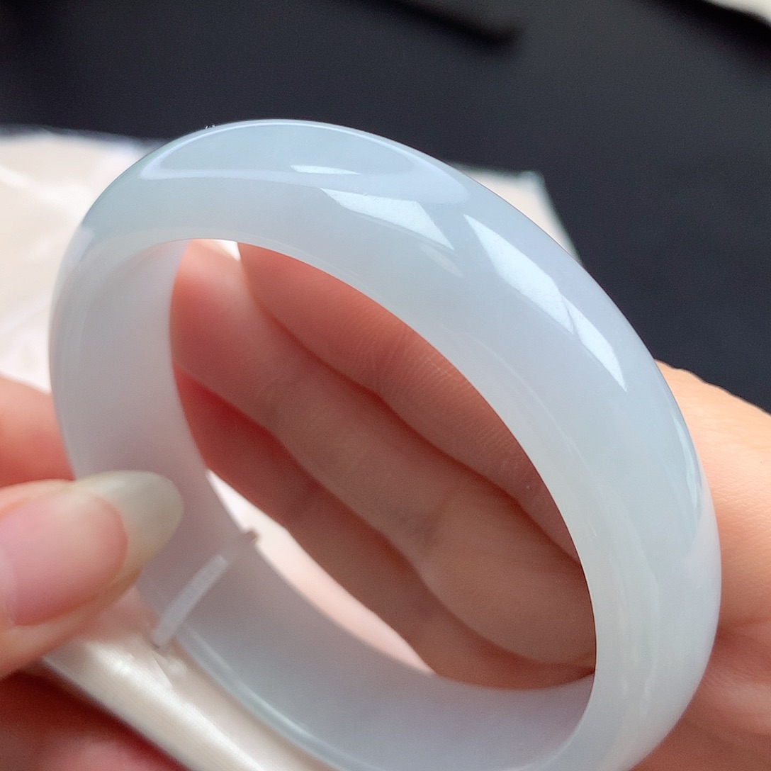 翡翠未镶嵌手镯56圈口