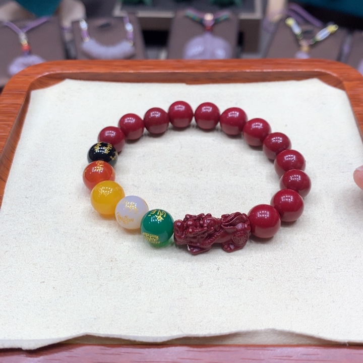 石英质玉颈饰合金