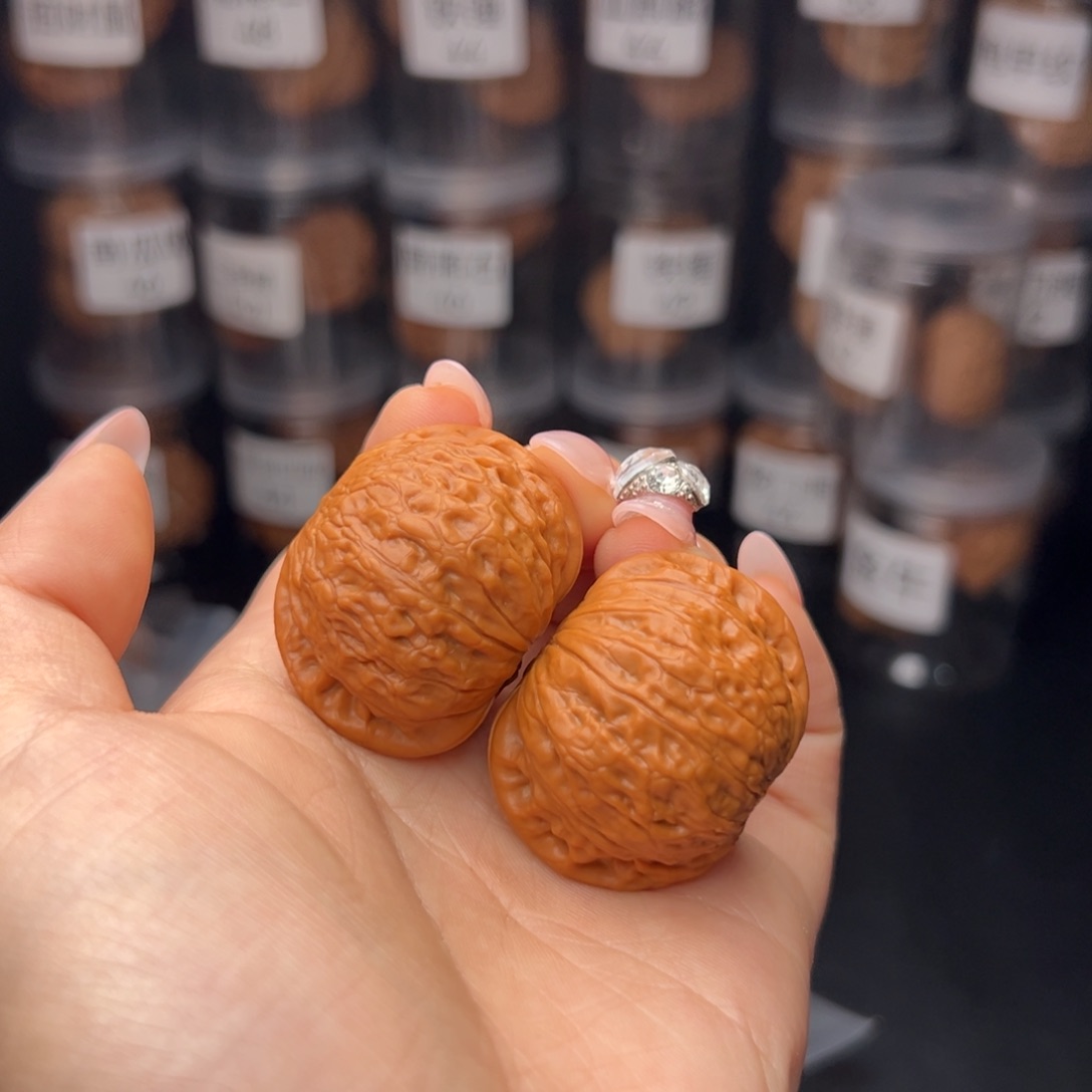 文玩核桃吊坠P***s铁锤