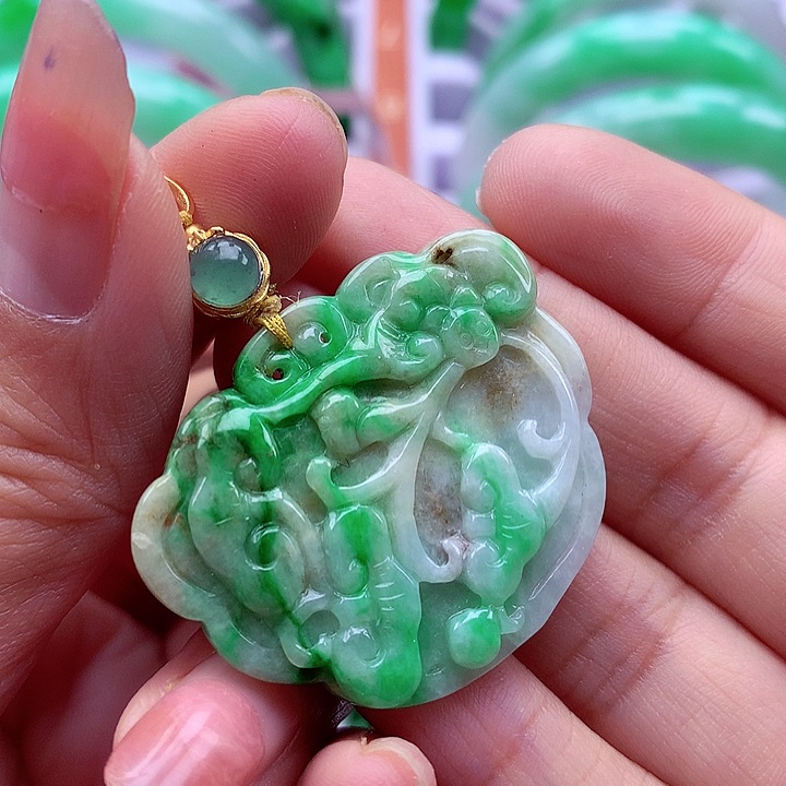 翡翠颈饰银S925镶嵌翡翠