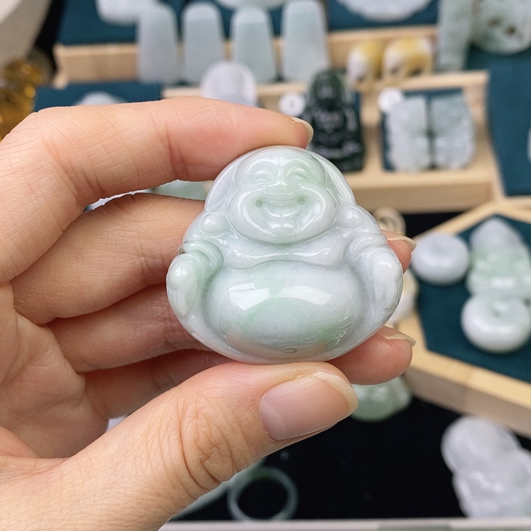 翡翠未镶嵌颈饰佛公