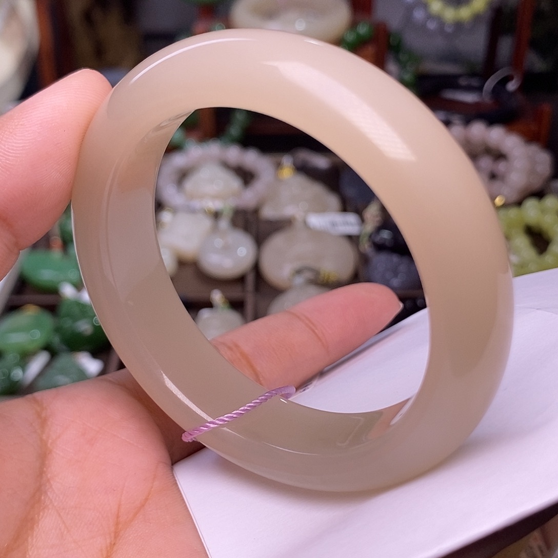 和田玉藕粉老料收藏宽版手镯54.5圈未镶嵌