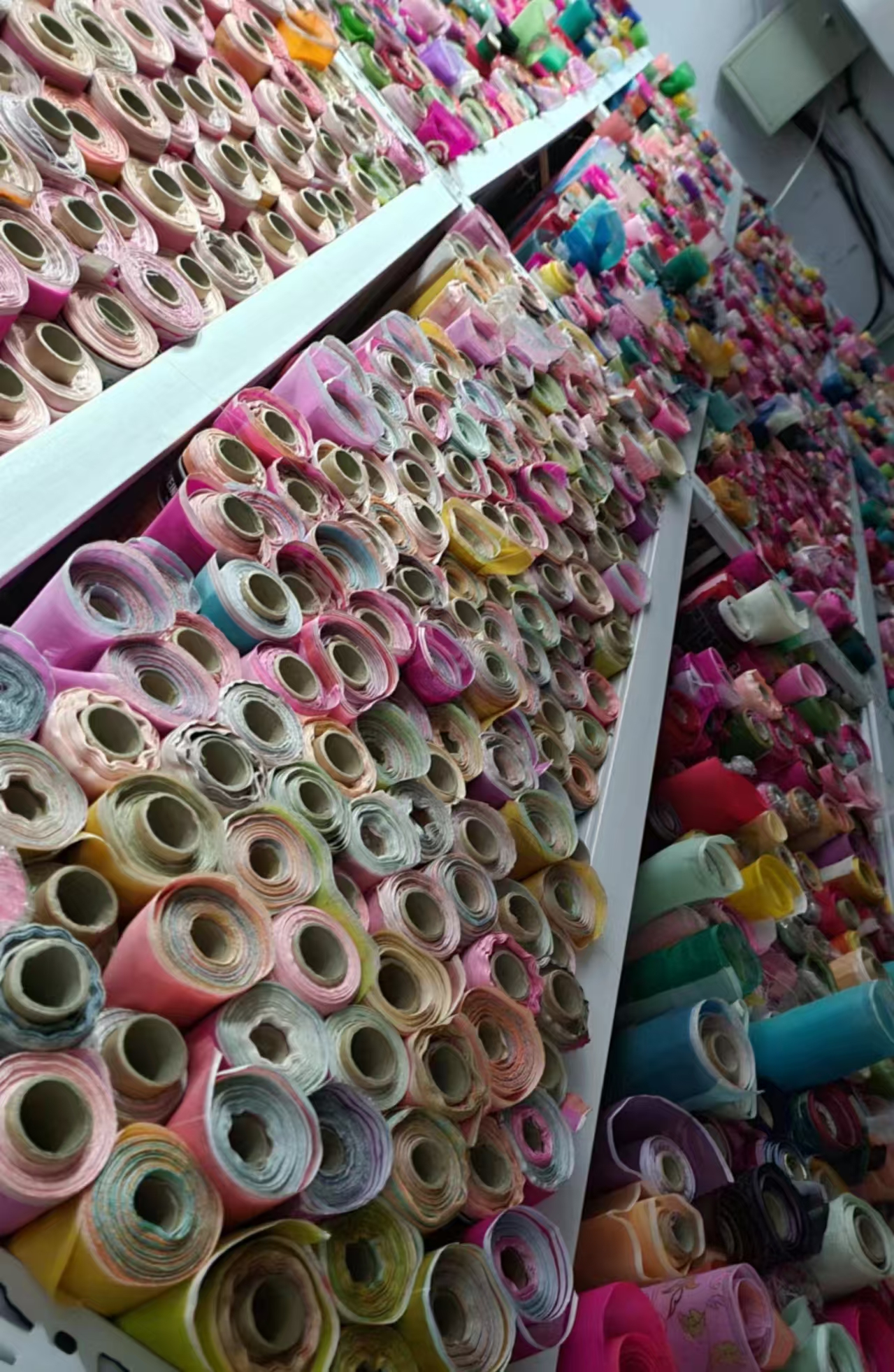 桑蚕丝布料，直播间选颜色。