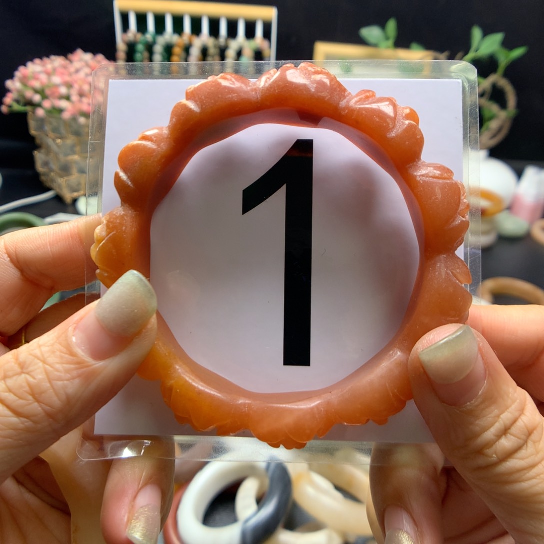 石英质玉手镯未镶嵌回**笑