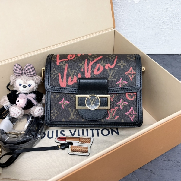 路易威登/95新/包包/250530XZ0016/C8878525241