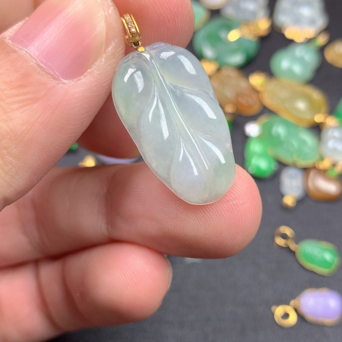 【闪购商品】颈饰18K金镶嵌翡翠翡翠