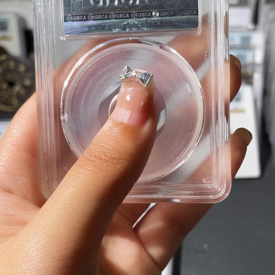 铜小莲，福利品YB，评级编码5523