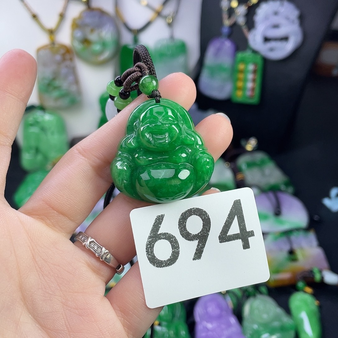 翡翠未镶嵌吊坠(赠链)