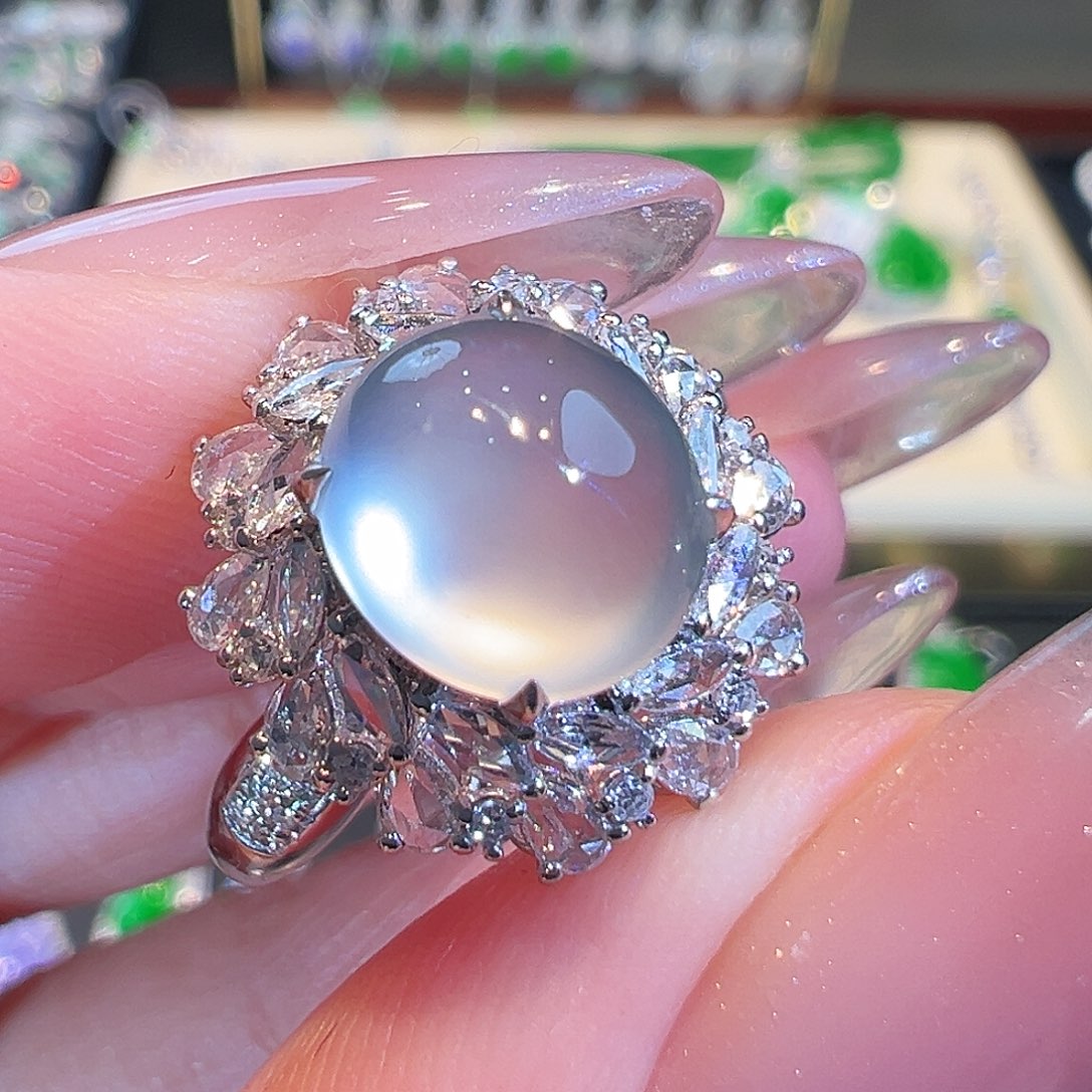 翡翠戒指18K金镶嵌翡翠