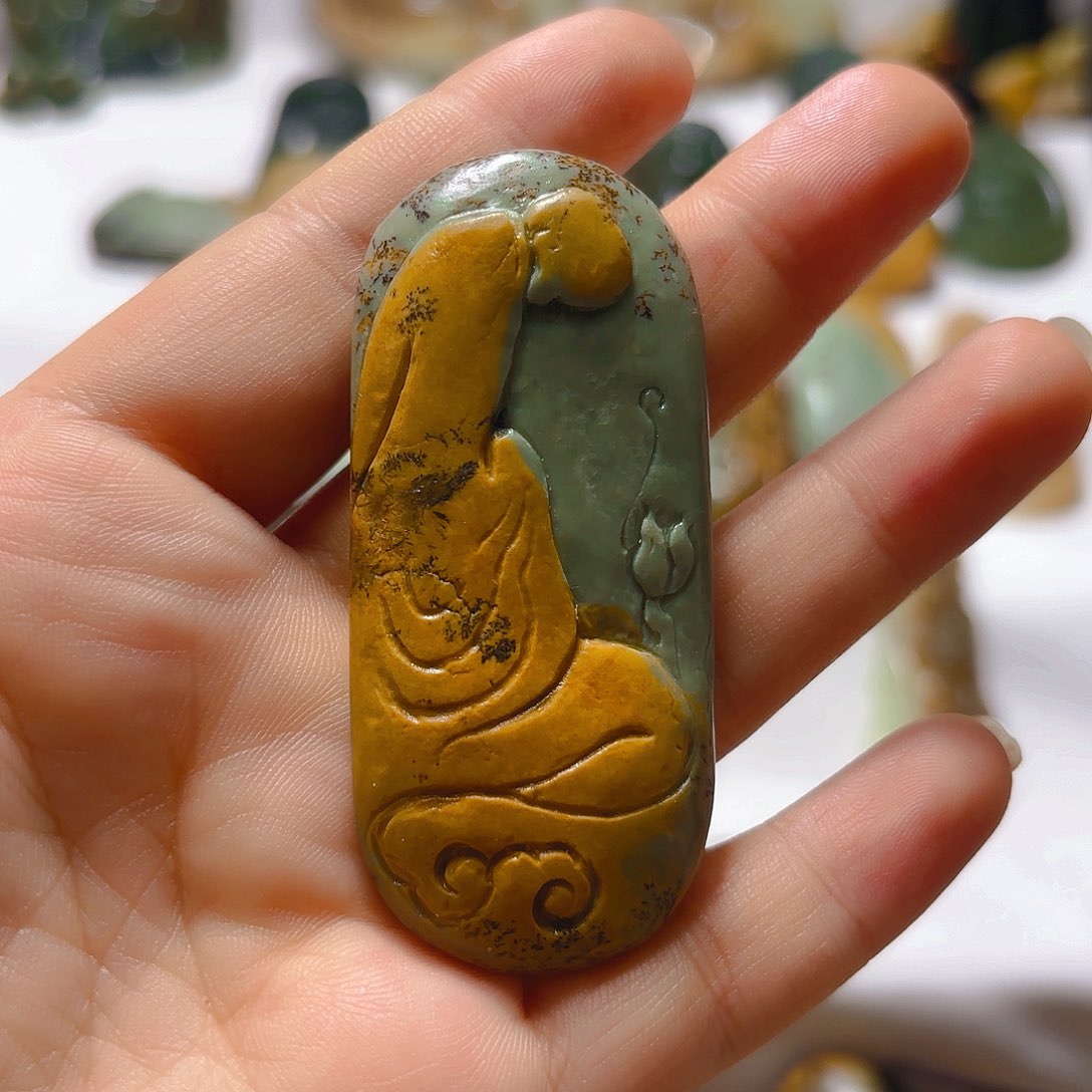 岫岩河磨玉（透闪石质玉）挂件未镶嵌