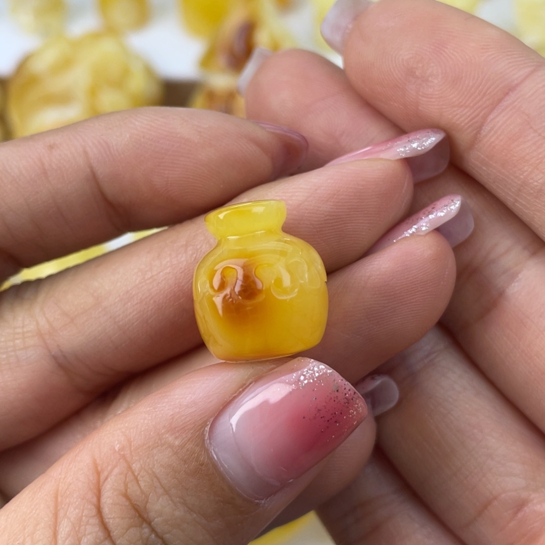 琥珀裸石未镶嵌蜜蜡
