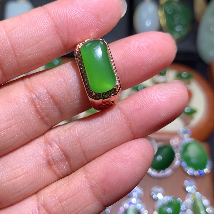 和田玉戒指银S925镶嵌你****着