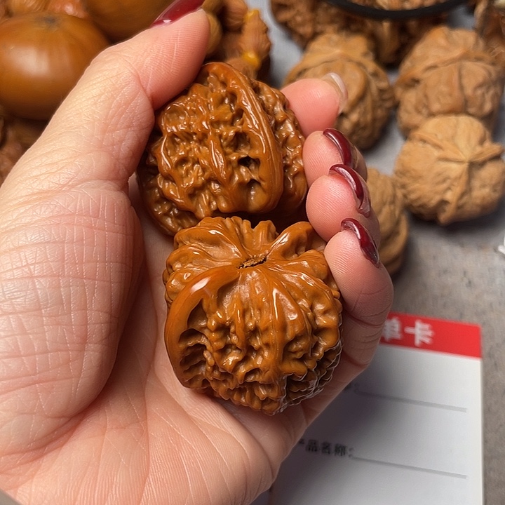 熠***吊坠文玩核桃白狮子