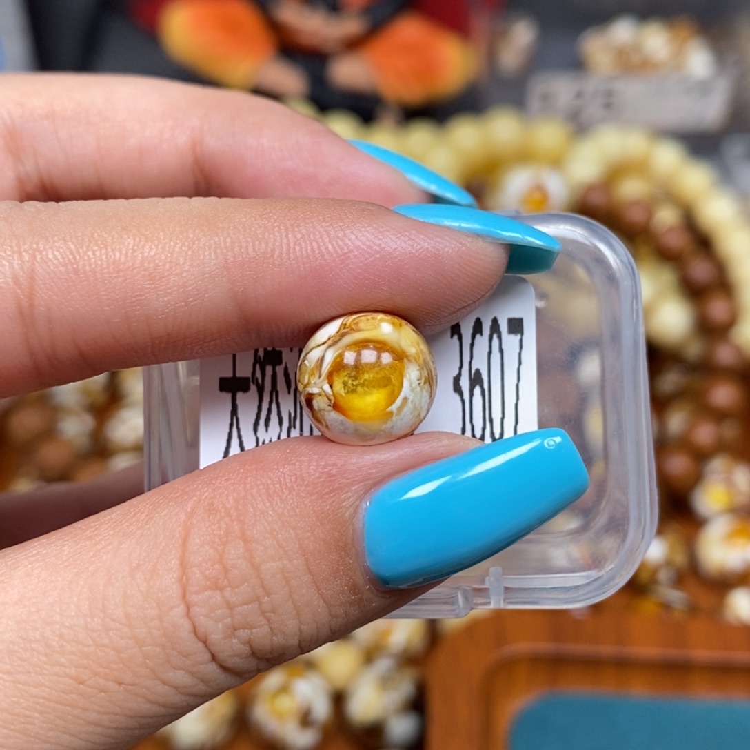 蜜蜡未镶嵌珠宝奇石3607