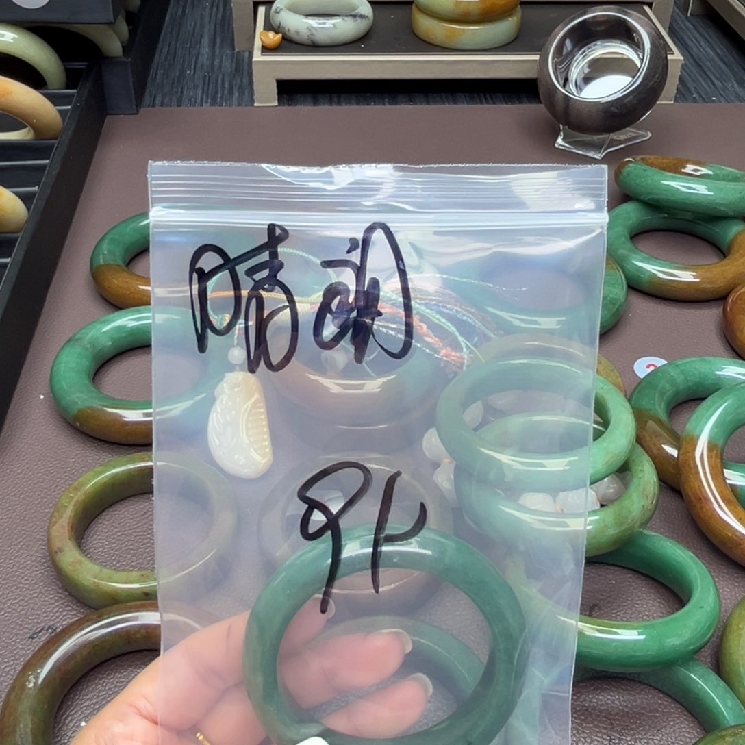 石英质玉手镯未镶嵌晴*