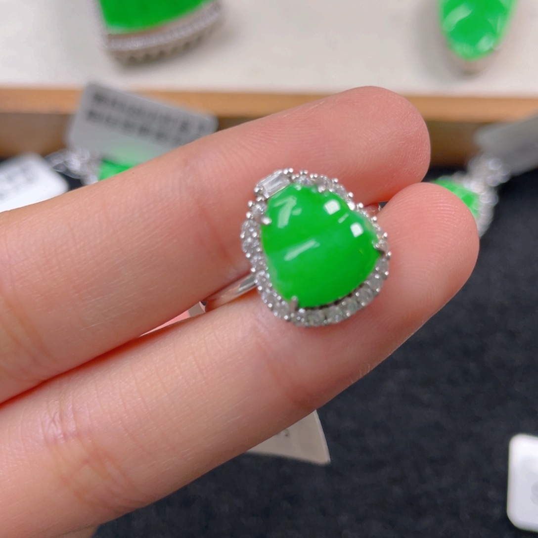 翡翠颈饰银S925镶嵌b n n n m