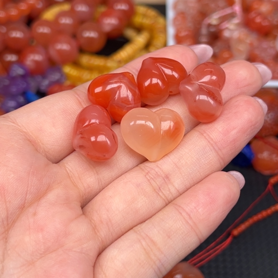 ****奇南红玛瑙未镶嵌吊坠(不含链)多样性