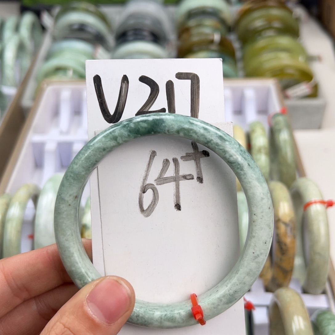 岫玉手镯未镶嵌天然岫玉