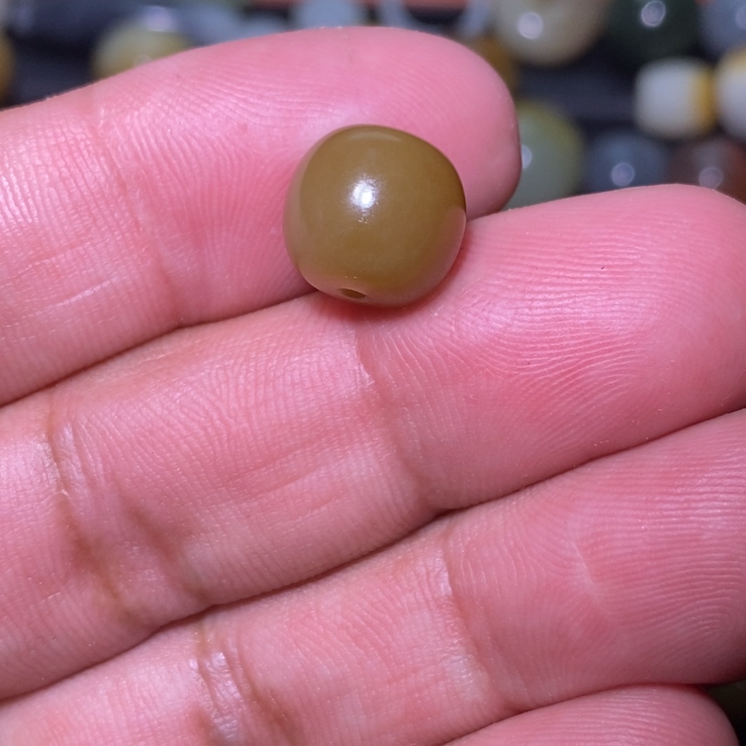 三***O和田玉（糖玉）未镶嵌珠宝半成品