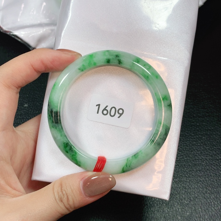 翡翠手镯未镶嵌天然翡翠手镯04