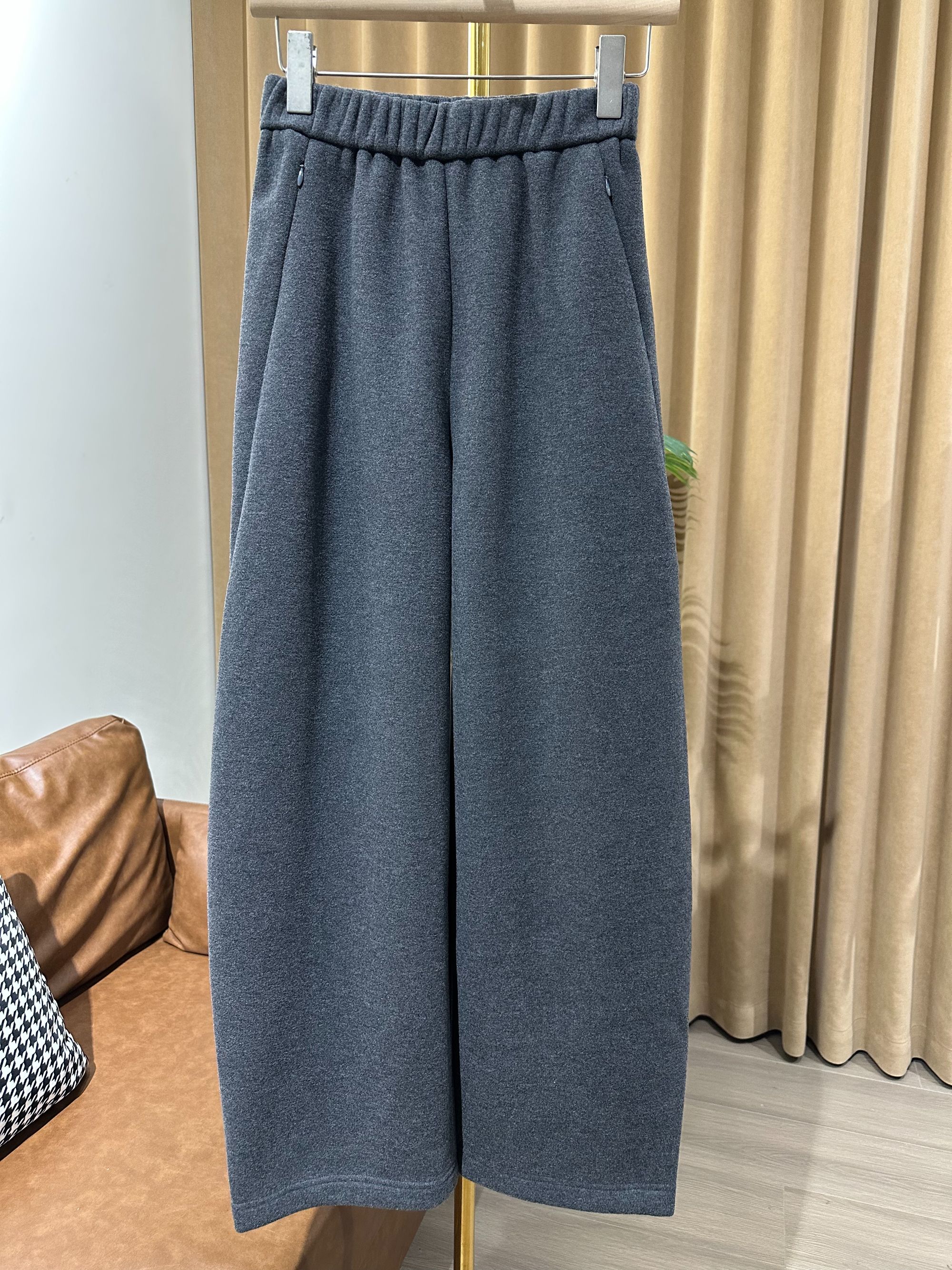 设计款高定绵羊毛醋纤2025冬季弯刀裤