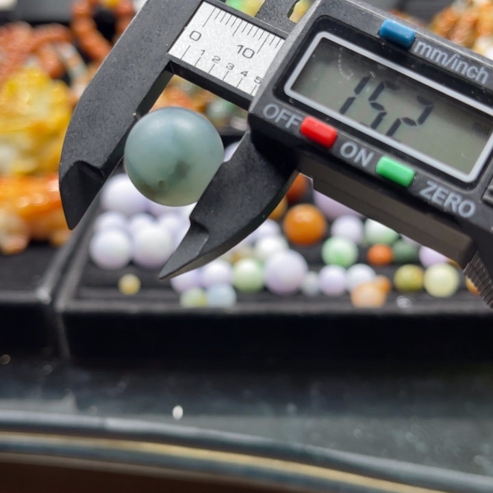 ****单翡翠未镶嵌颈饰珠子