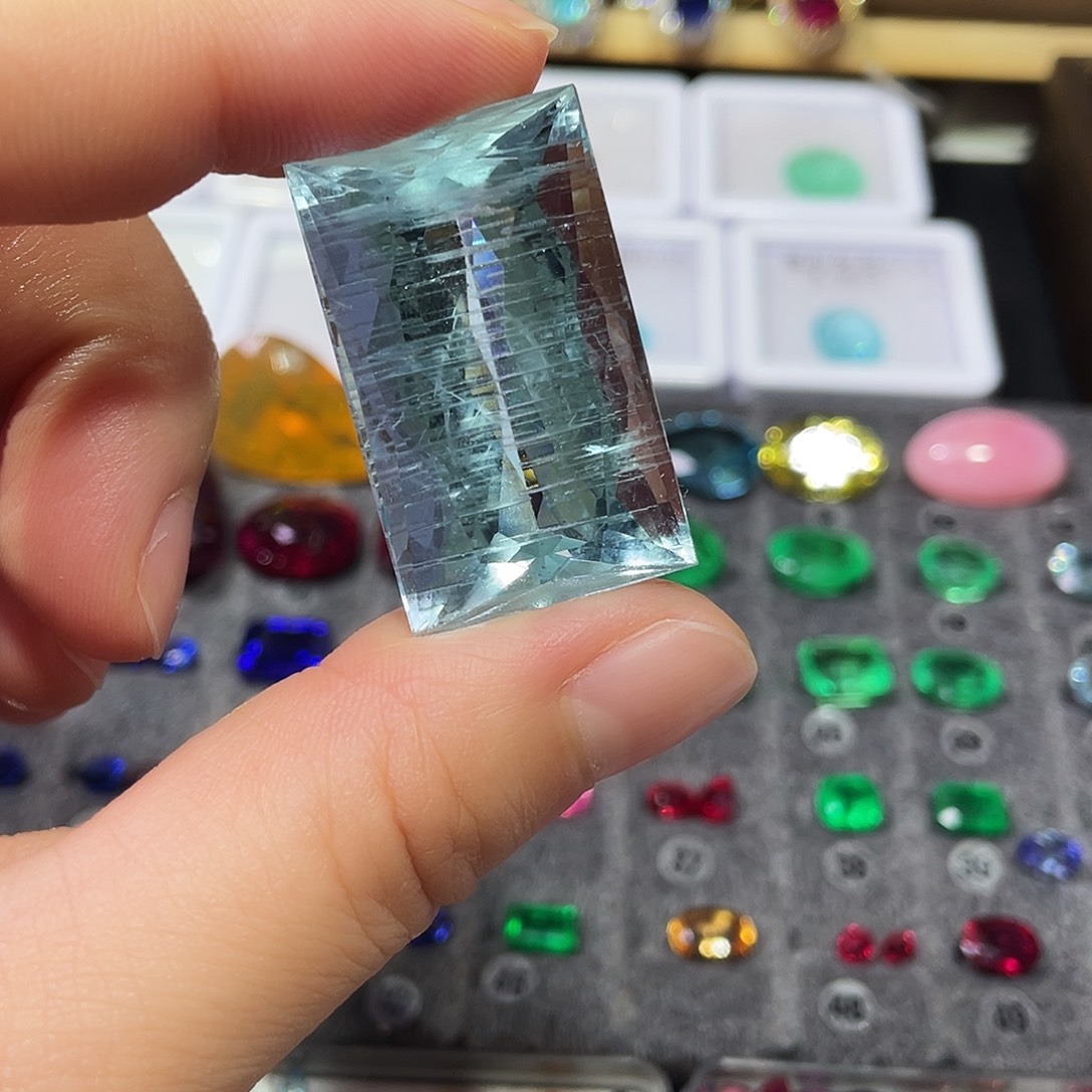 海蓝宝石手链未镶嵌72.9ct裸石