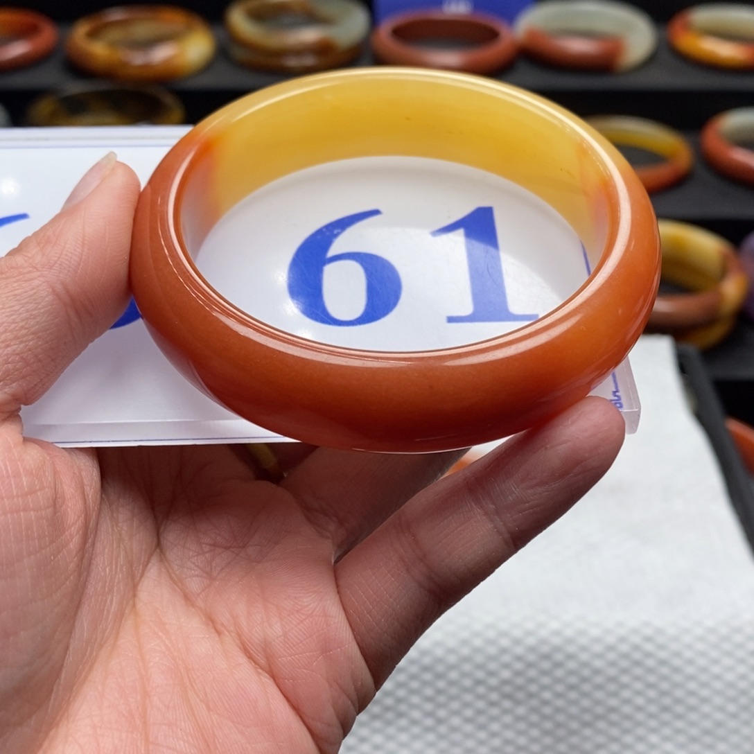 石英质玉（黄龙玉）手镯微瑕未镶嵌平**乐