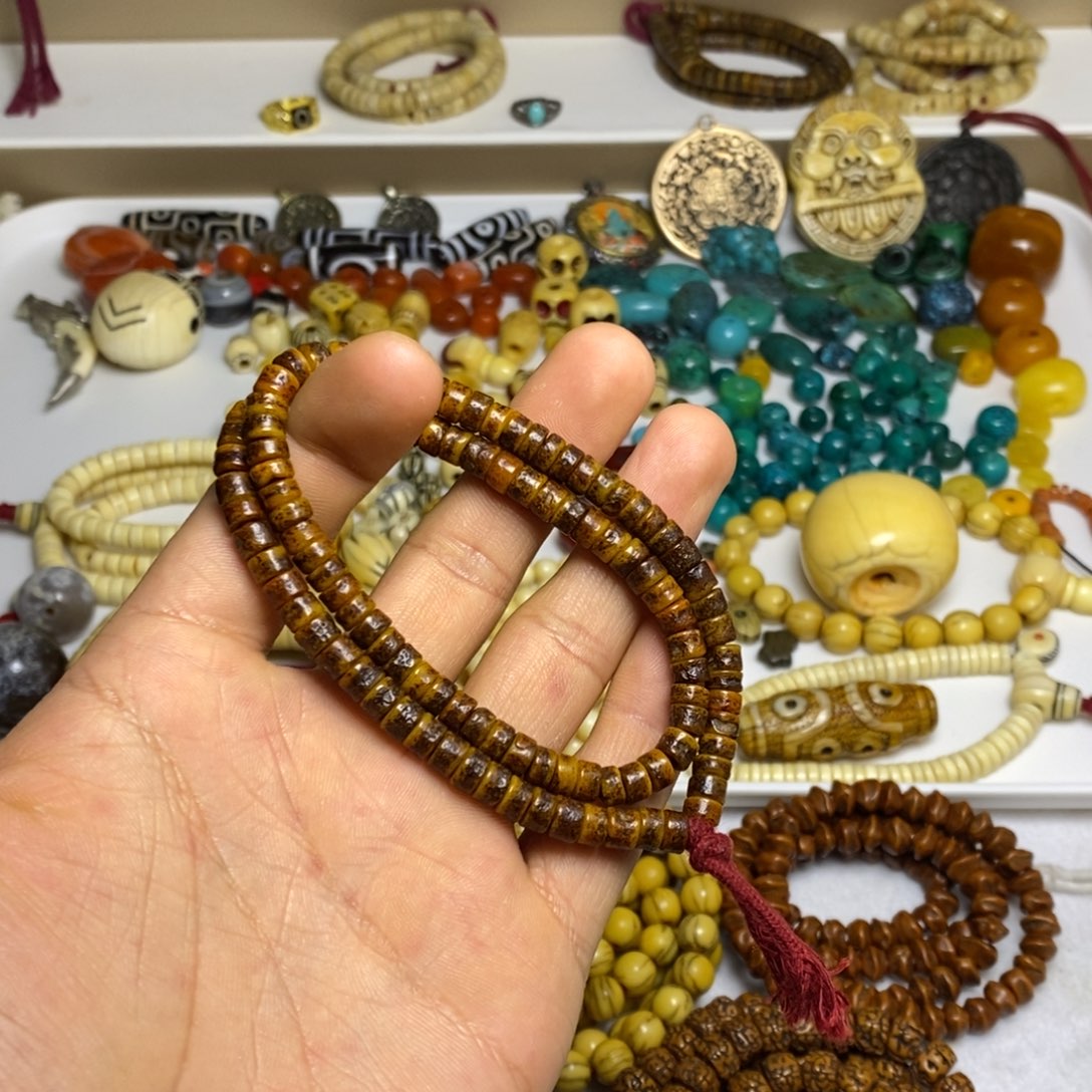 藏***高大叶紫檀（黑酸枝木类）