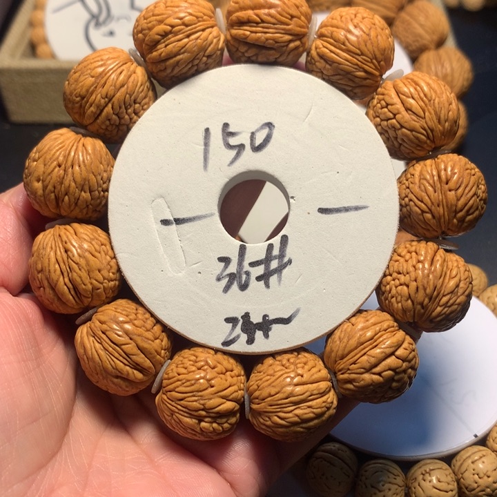 手串桃核我****的36号了链接