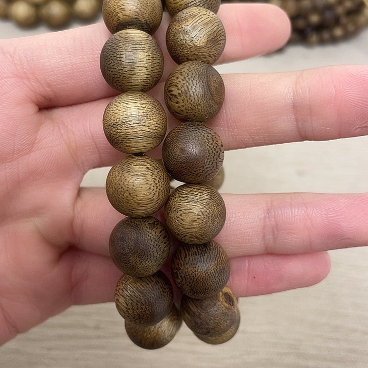 沉香手串九分沉圆珠1.3单圈