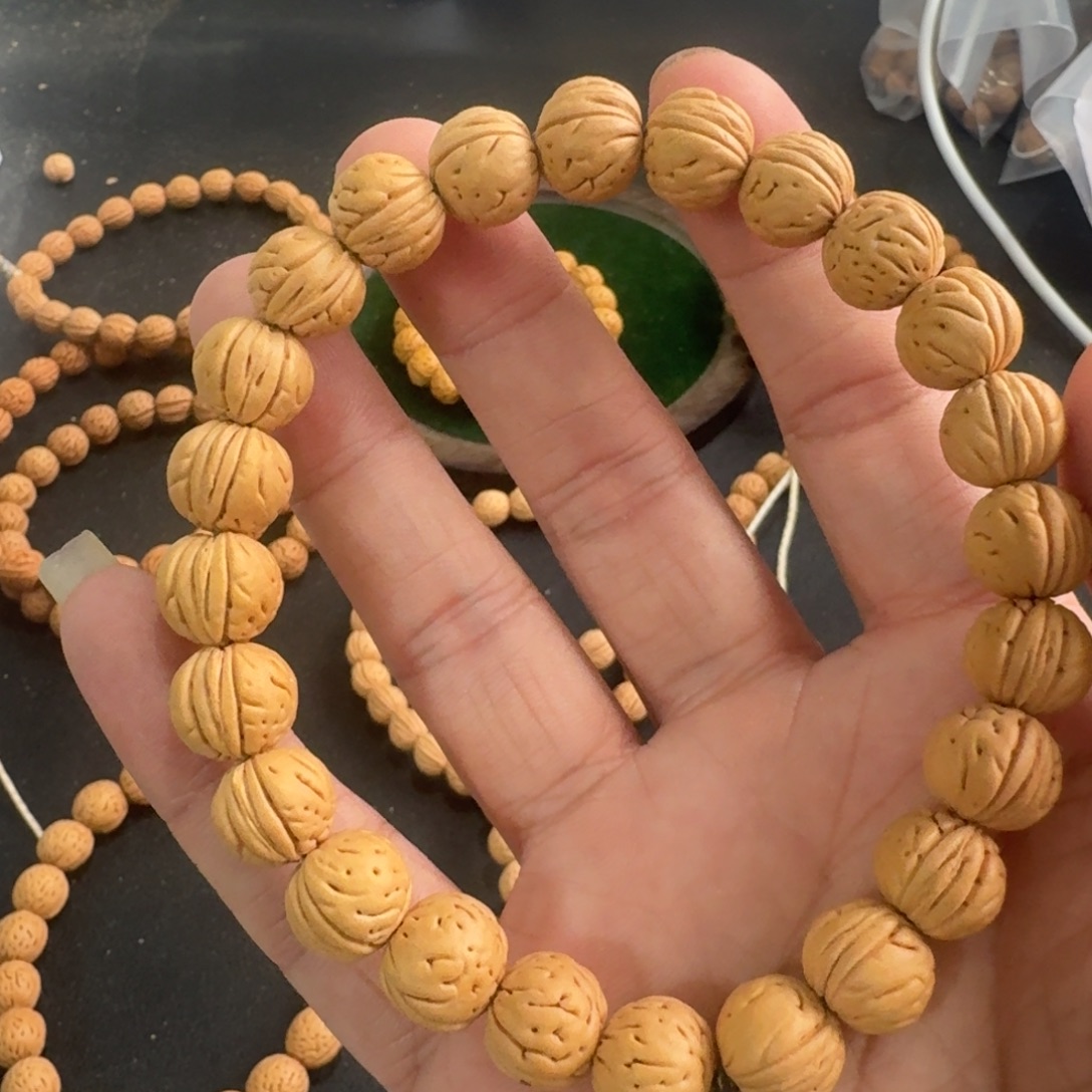 「***」小桃核手串240手串