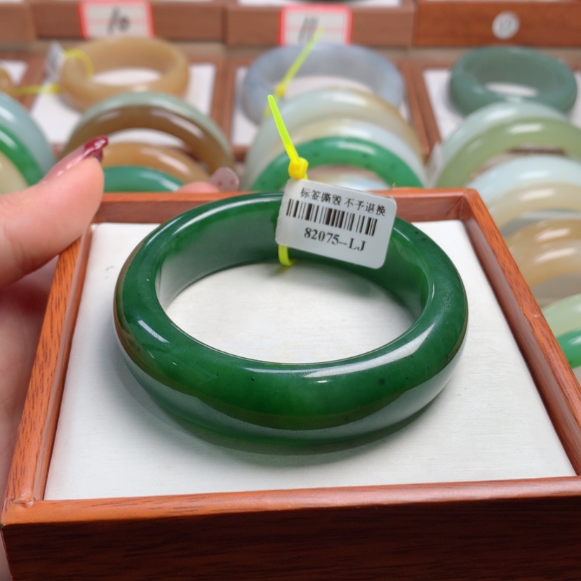 【闪购商品】和田玉手镯未镶嵌52/53