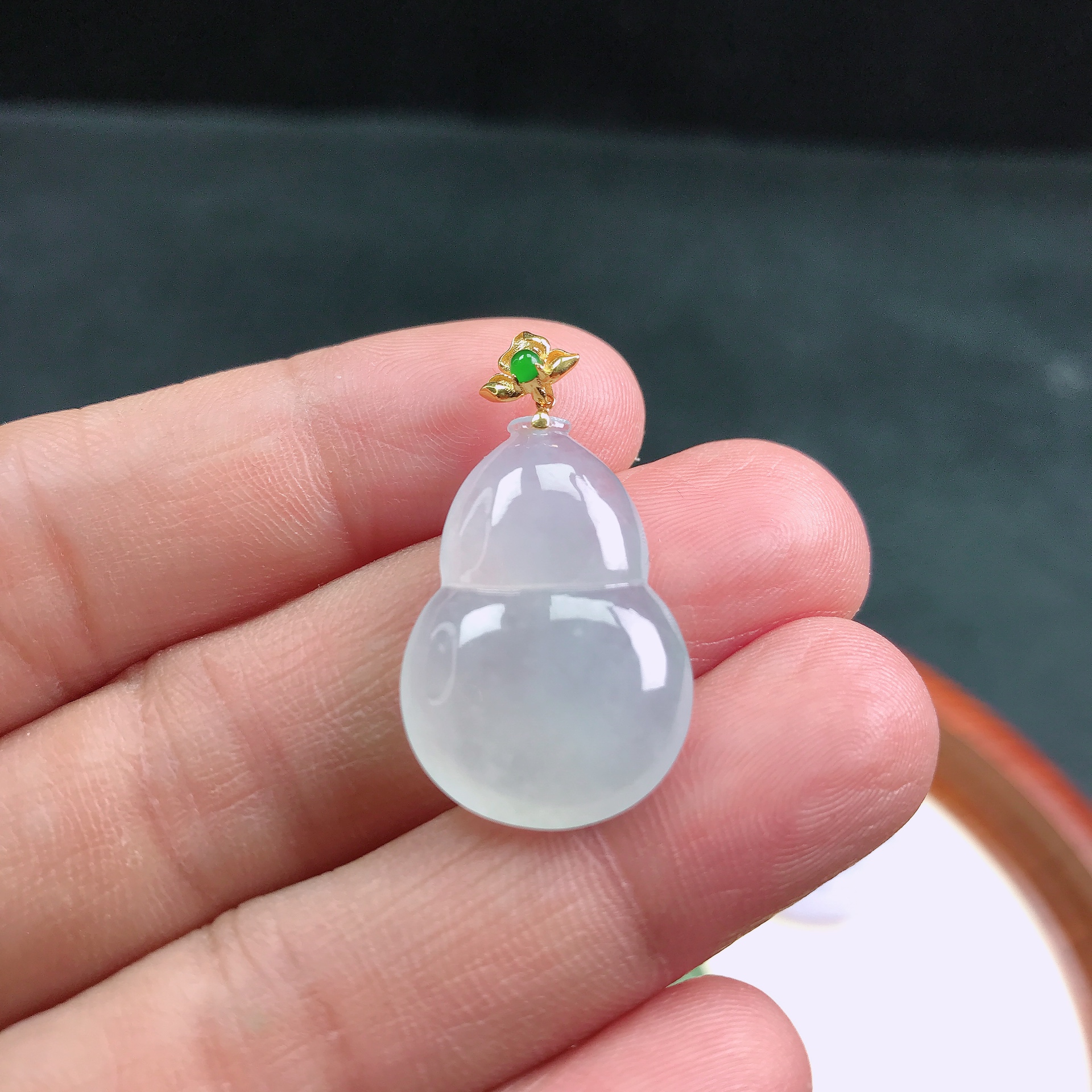 18k镶嵌扣头缅甸天然冰种葫芦翡翠吊坠24.6*16.2*5.4mm