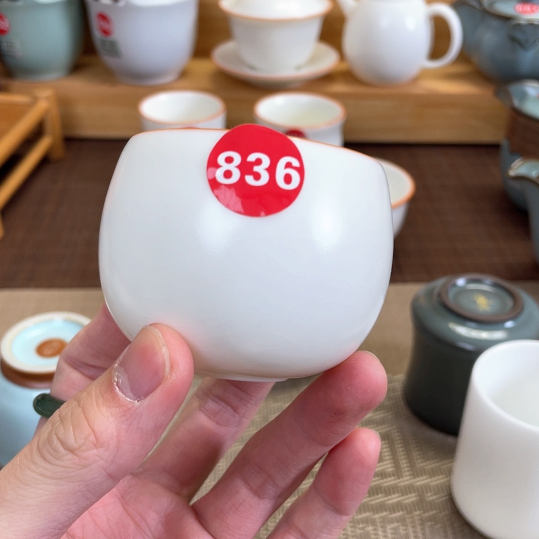 瓷片。。。。。。。。。。。。。。