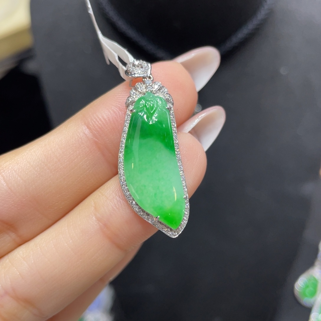 翡翠颈饰18K金镶嵌天然缅甸翡翠a货