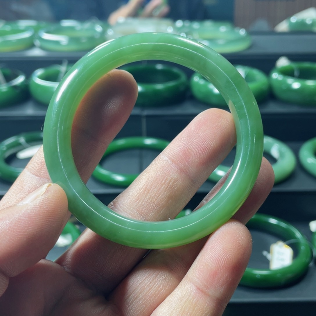 和田玉（碧玉）手镯未镶嵌