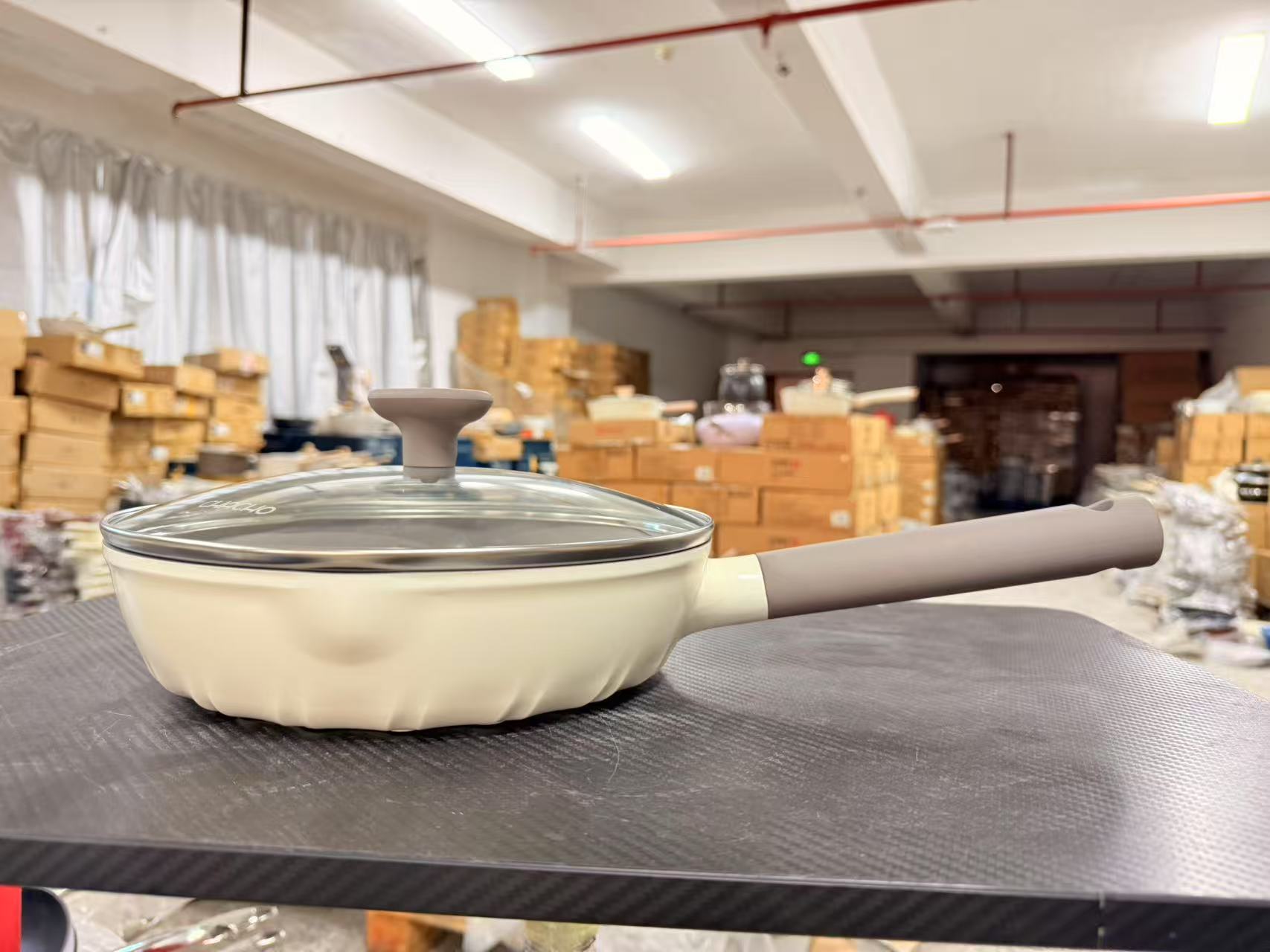 24cm 钛陶瓷不粘煎锅