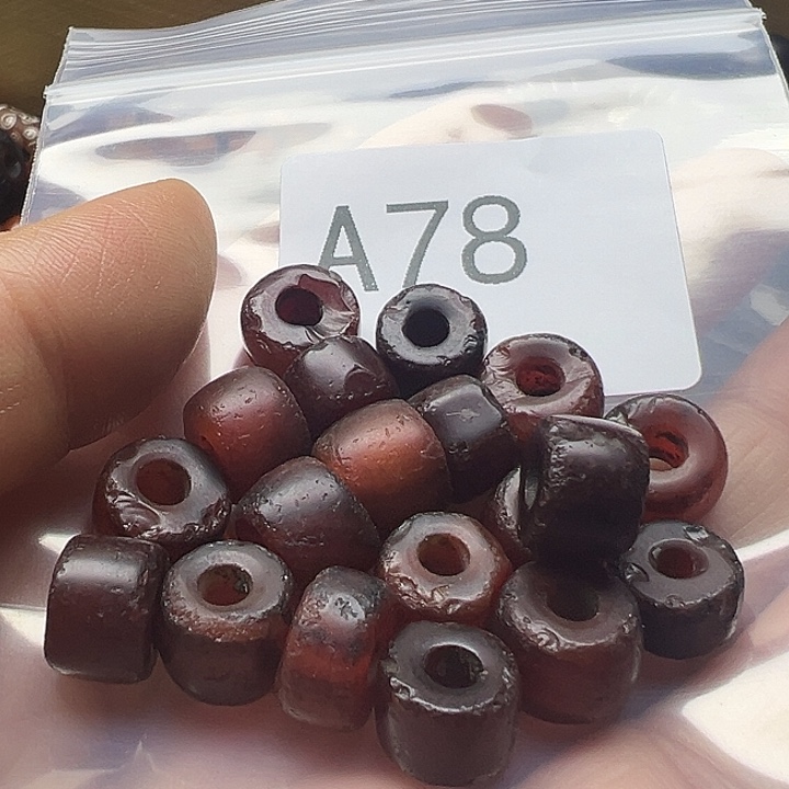 勾***践玛瑙/玉髓未镶嵌手链