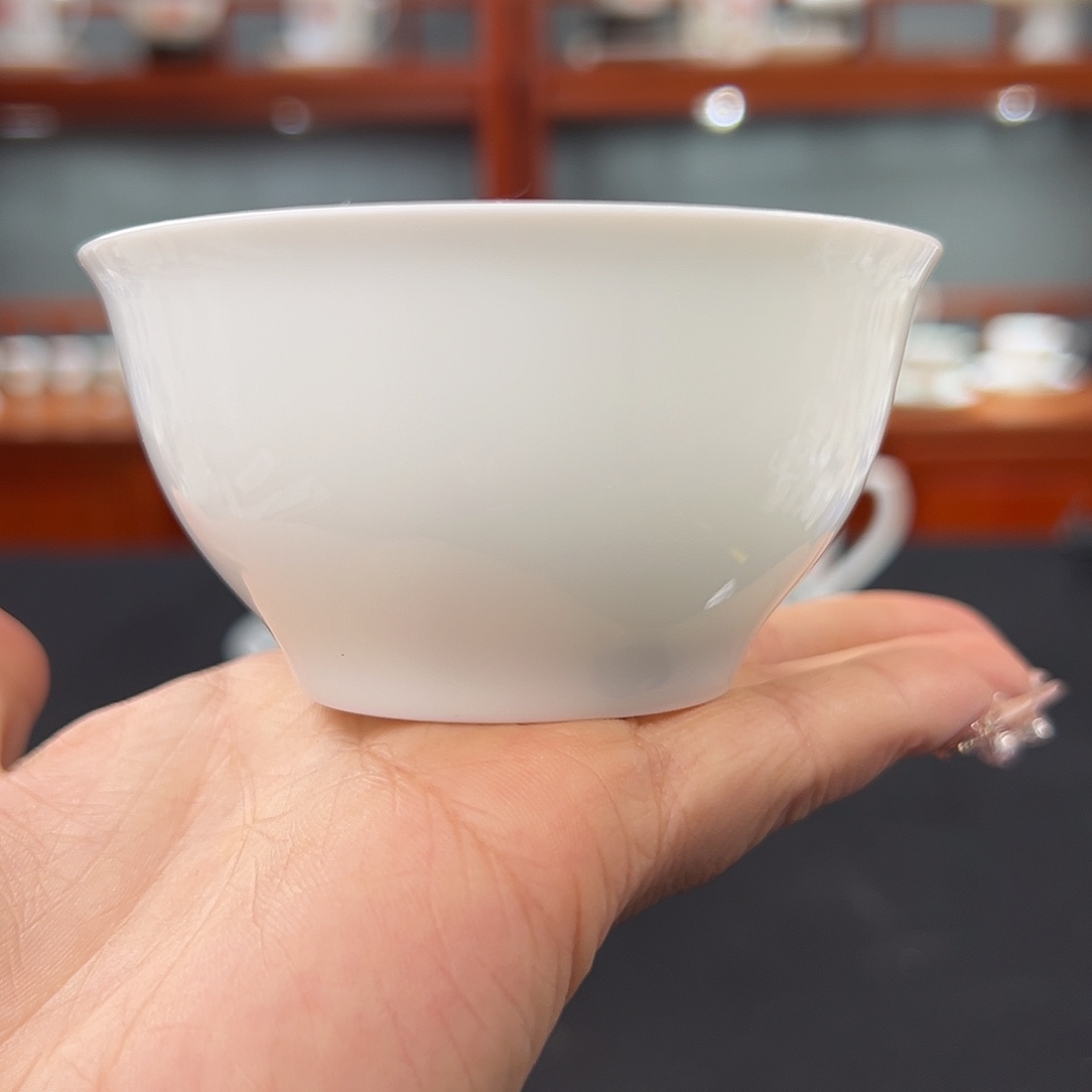 柴窑素胎卧足杯一级品