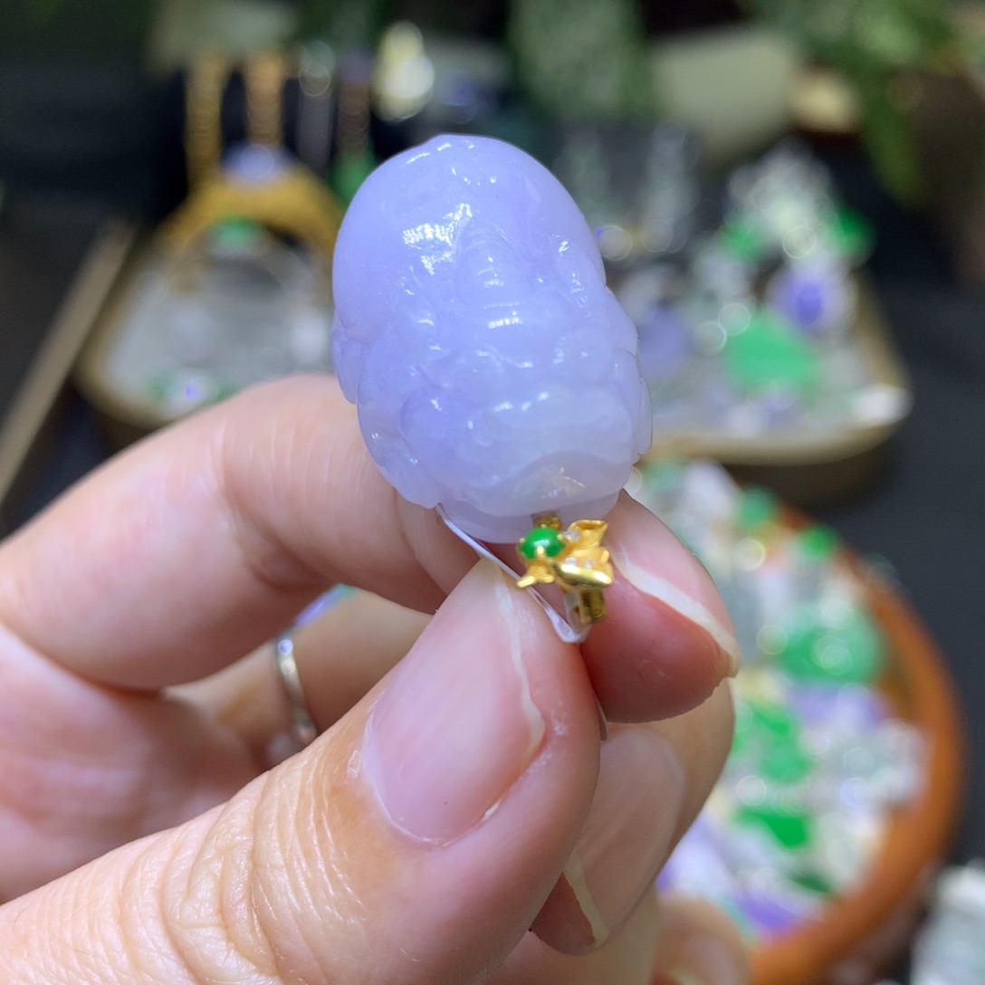 颈饰18K金镶嵌翡翠