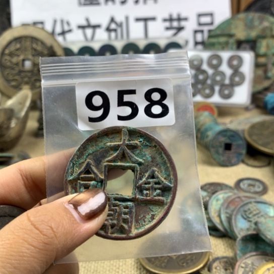 用***7铜现代文创工艺品