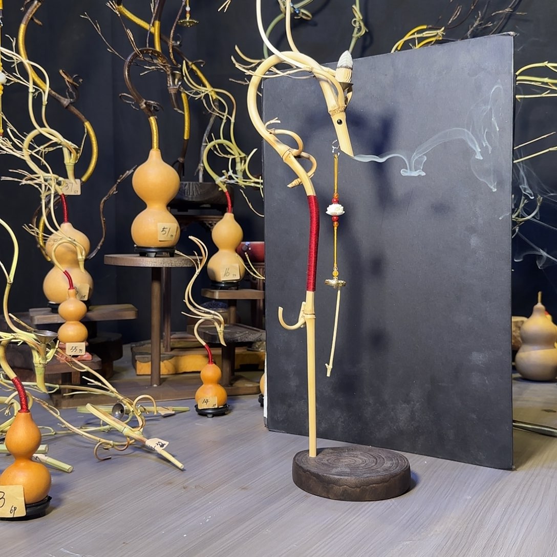 宇***！倒流香站龙带底座一个