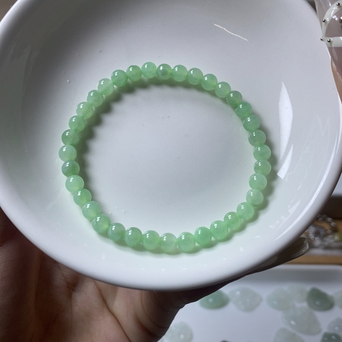 翡翠未镶嵌手链甜绿卡5