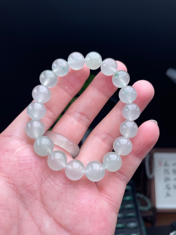 天然非洲翠白冰手串（卡10.8）